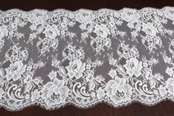 lace wedding dress trimming T627 – €38 per metre