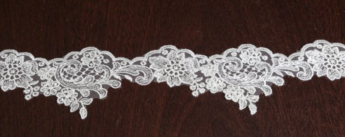 lace wedding dress trimming T746 – €25 per metre