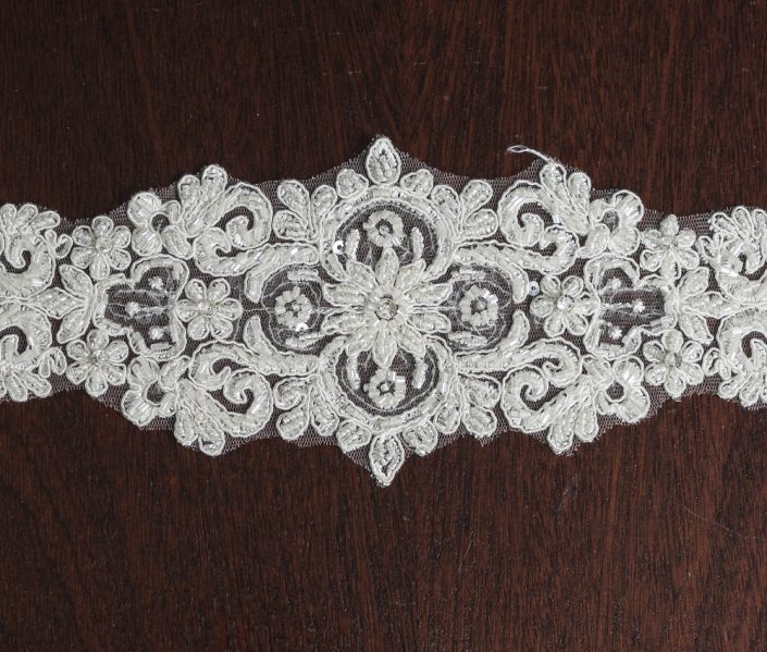 lace wedding dress motif T 634 – €75 per piece