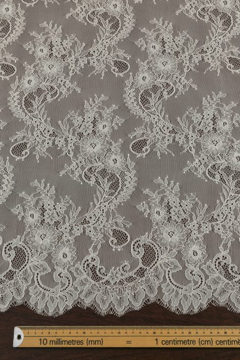 Bridal Lace MB 00 €110