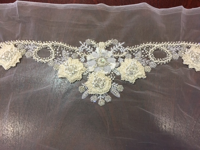 lace wedding dress motif T535 €270
