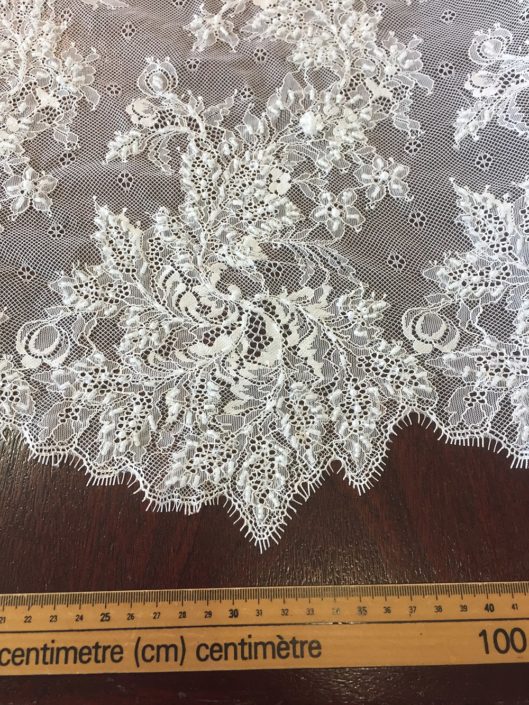 Bridal Lace MB-LB5003 €150 per metre